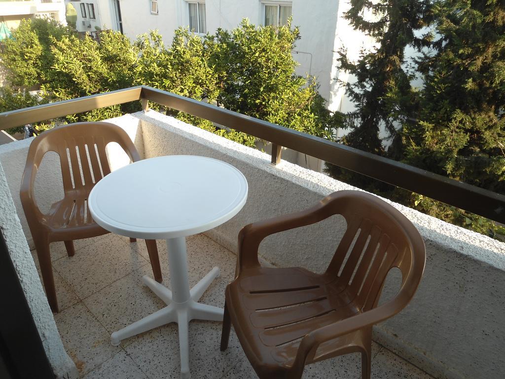 Terpsithea Apartments Ayía Nápa Chambre photo